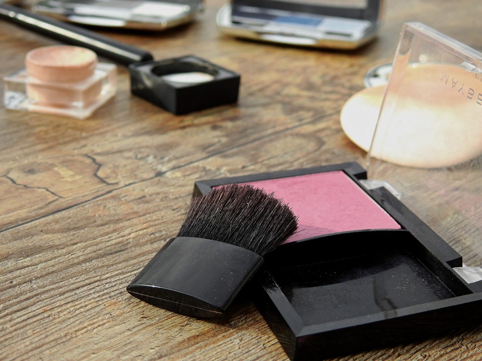 Blush para maquiagem em iniciantes - 5 dicas de maquiagem para iniciantes